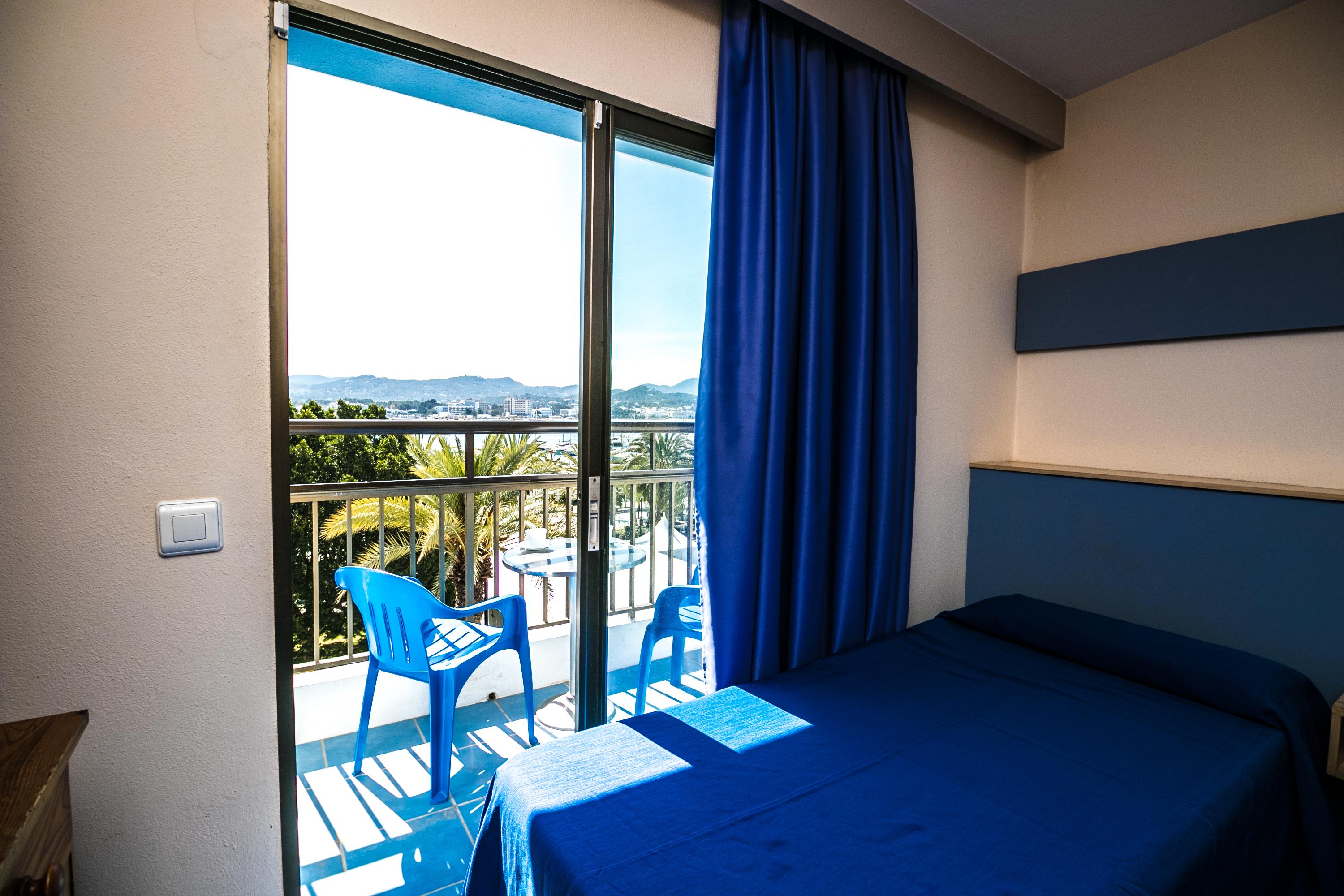 The Blue Apartments - Adults Only Sant Antoni de Portmany Екстериор снимка