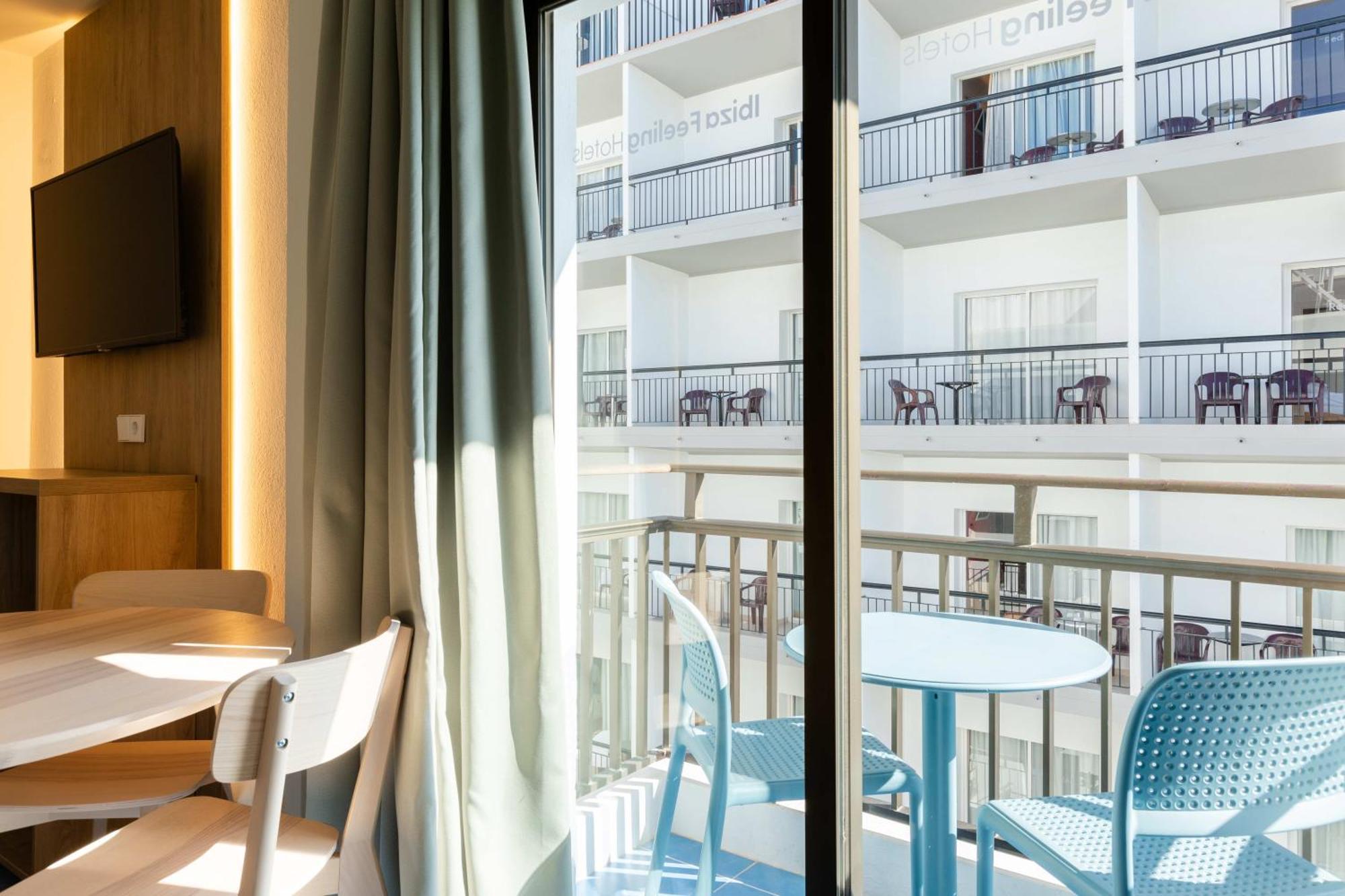 The Blue Apartments - Adults Only Sant Antoni de Portmany Екстериор снимка